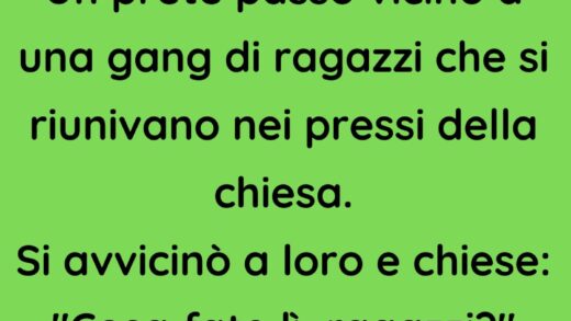 Un prete e passato vicino a una gang di ragazzi